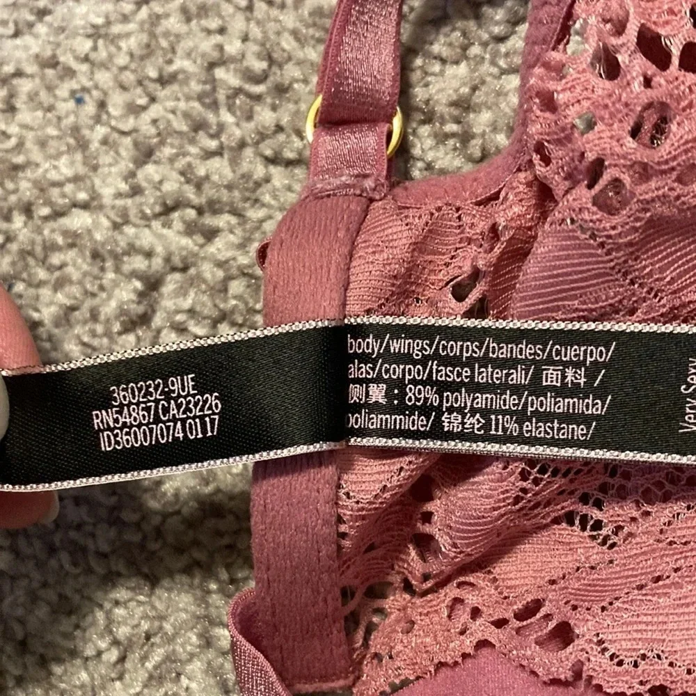 Victoria’s Secret Very Sexy Lace Longline Bralette in size M